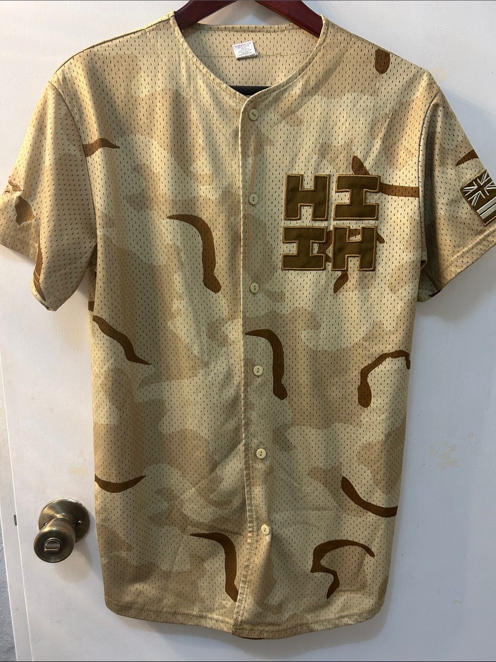 HAWAII’S FINEST Men's Desert Camo Baseball Style Mesh Jersey, S